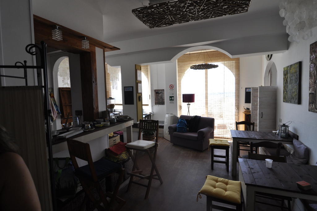 סנטה קרוצ'ה קמרינה Plaza Beach Hostel מראה חיצוני תמונה