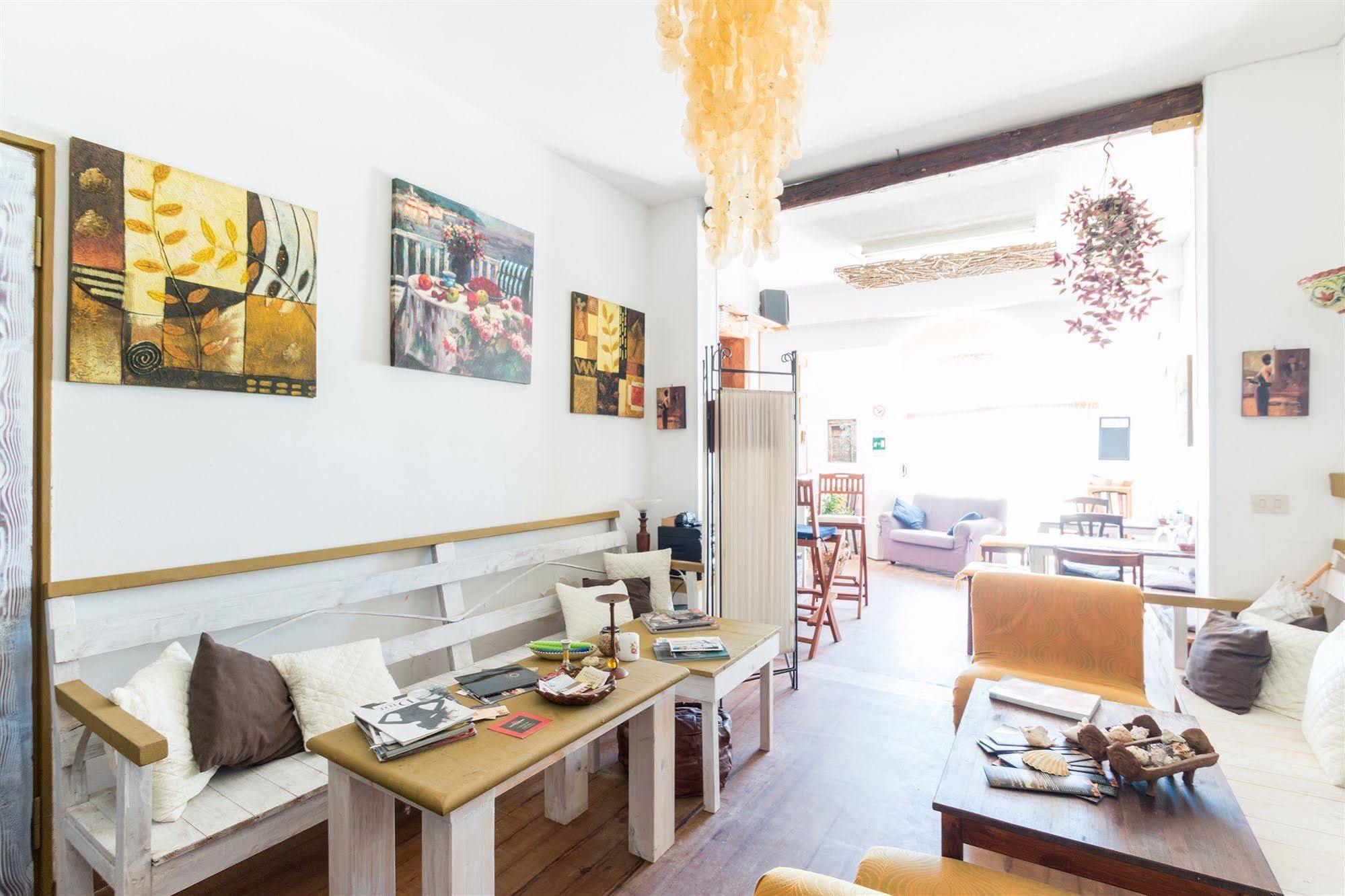 סנטה קרוצ'ה קמרינה Plaza Beach Hostel מראה חיצוני תמונה