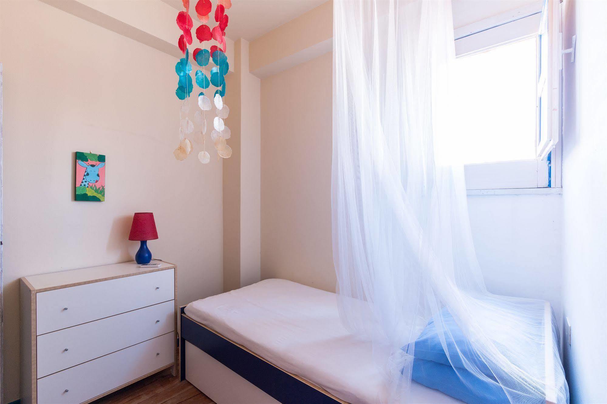 סנטה קרוצ'ה קמרינה Plaza Beach Hostel מראה חיצוני תמונה